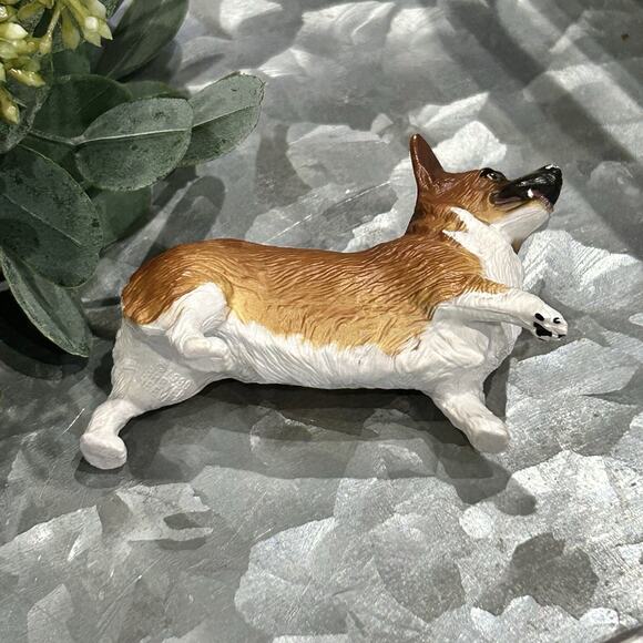 Breyer Reeves 1506 Pembroke Corgi Dog Collectible Tan Beige Toy Figurine 1999 2" - Picture 3 of 4
